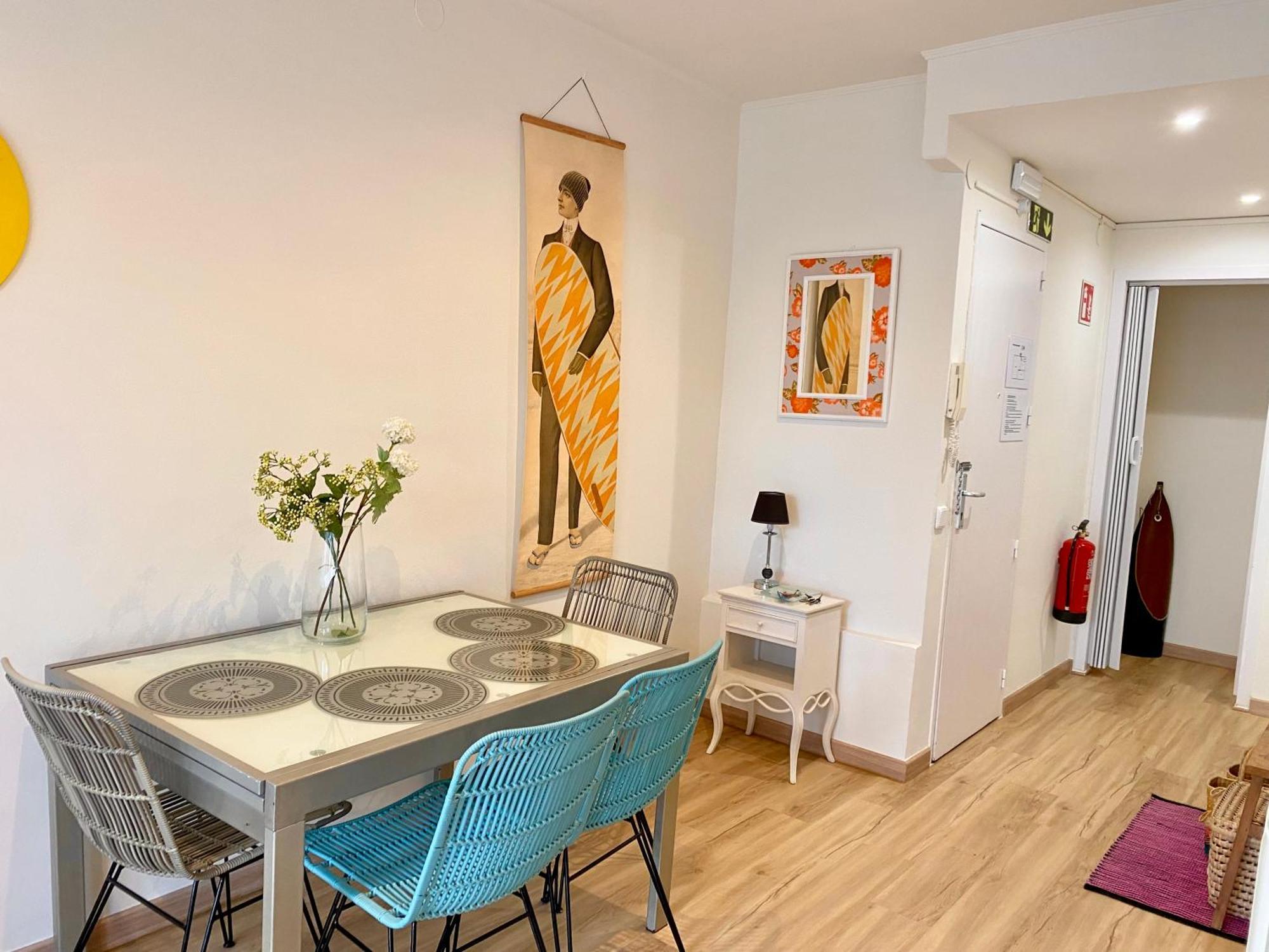 Apartment Seaside In Steps From Beaches With Private Patio