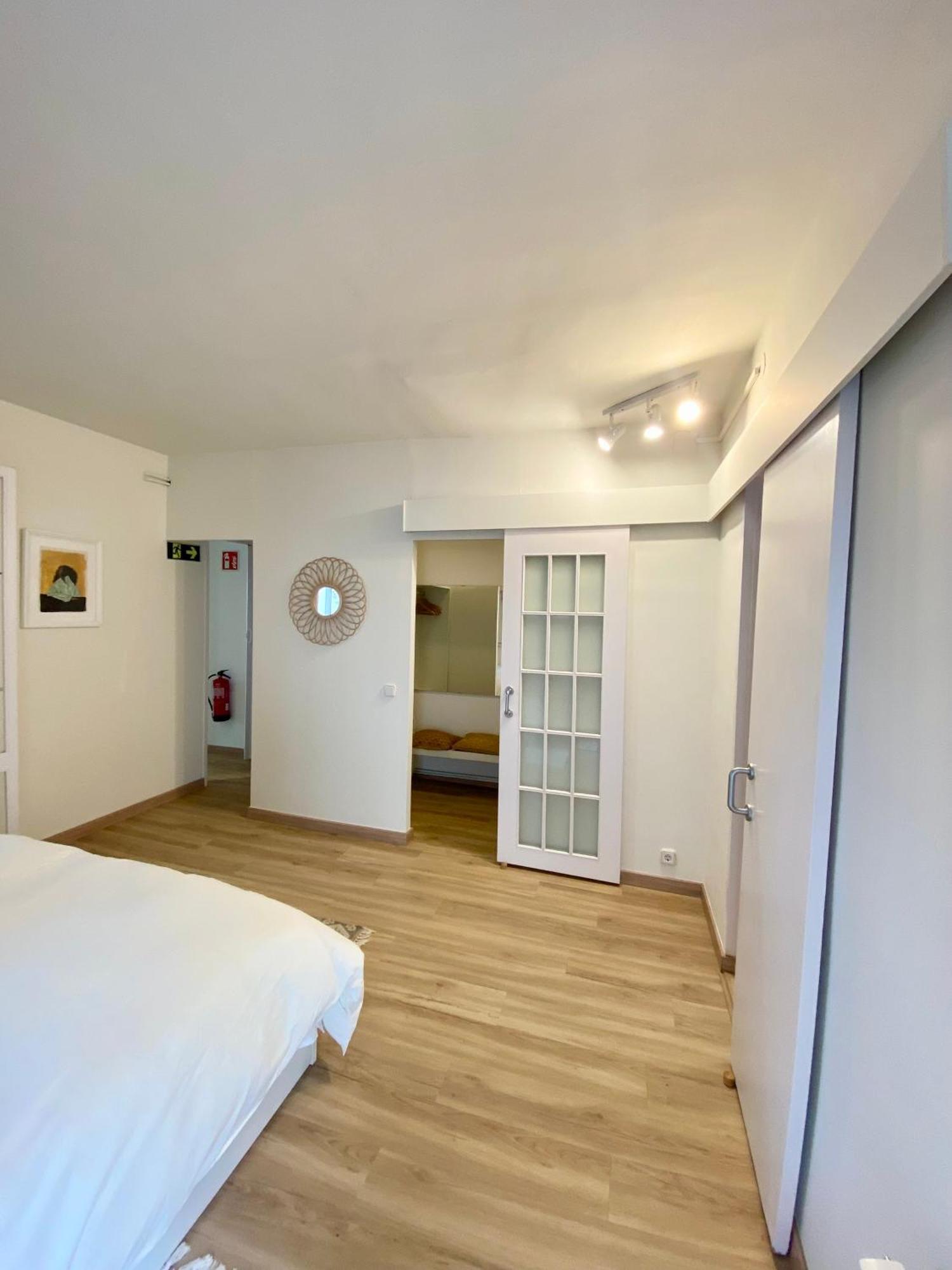 Seaside In Steps From Beaches With Private Patio * Sitges