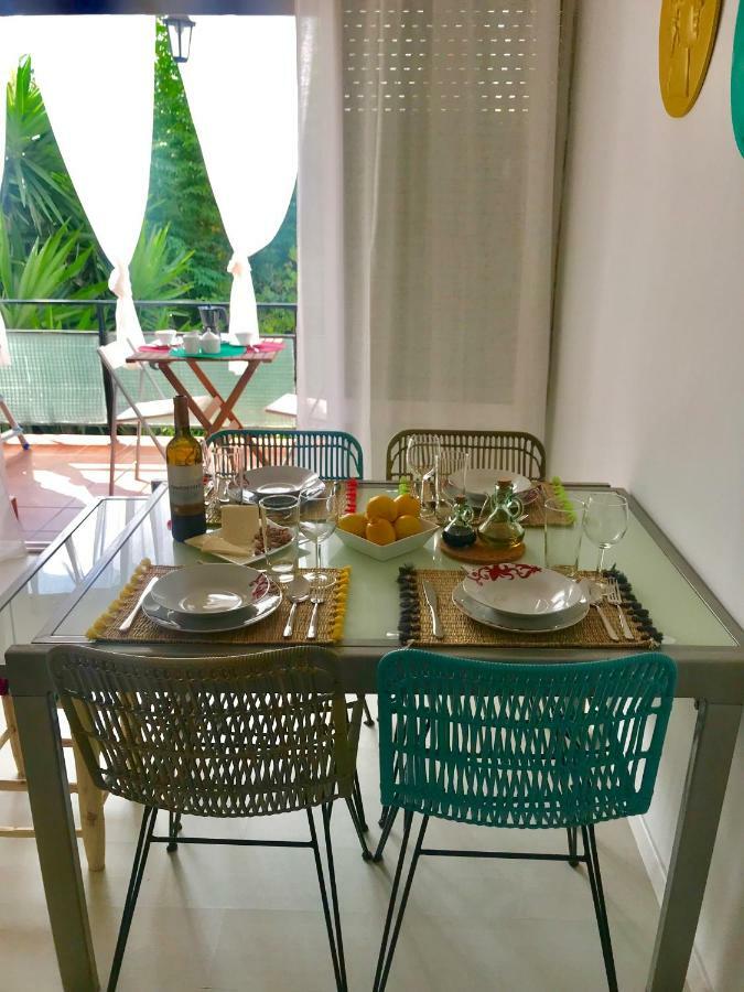 Seaside In Steps From Beaches With Private Patio Apartment *